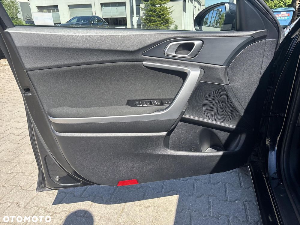 Kia Ceed 1.5 T-GDI M - 10
