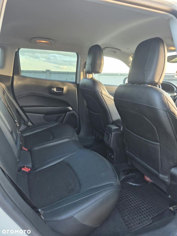 Jeep Compass - 10