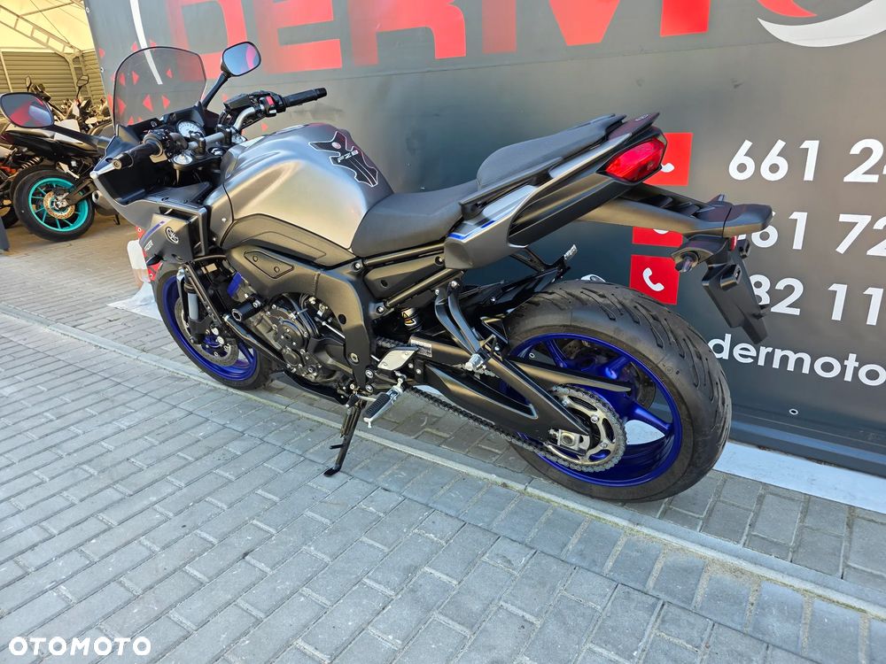 Yamaha FZ8 - 6