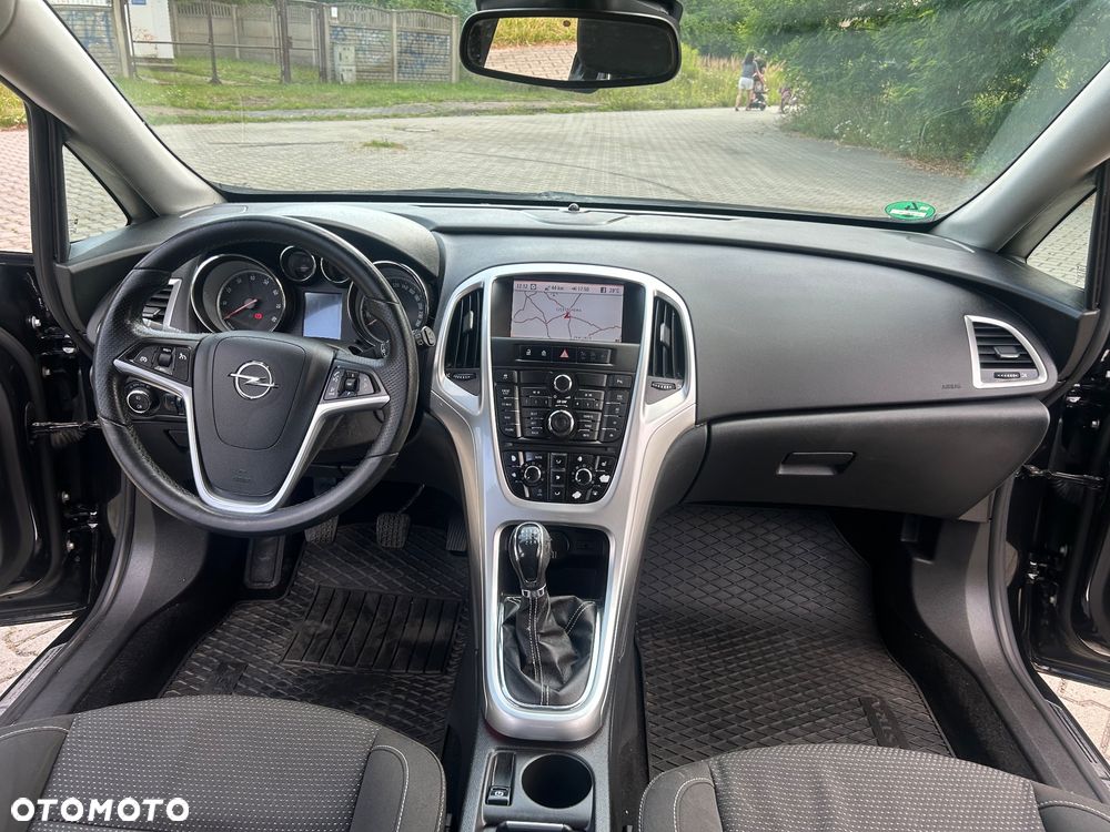 Opel Astra 1.6 Turbo - 21