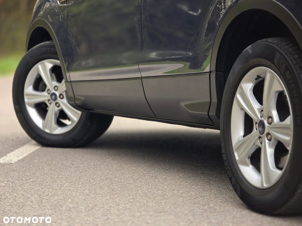 Ford Kuga 1.5 EcoBoost 2x4 Titanium - 35