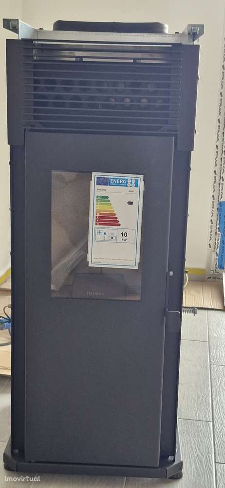 Moradia T5 isolada com garagem, jardim e vista campo - Grande imagem: 3/20