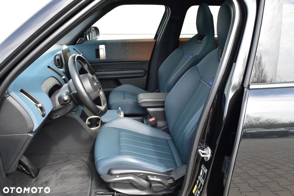 MINI Countryman SE ALL4 66.5kWh Linia Favoured - 16