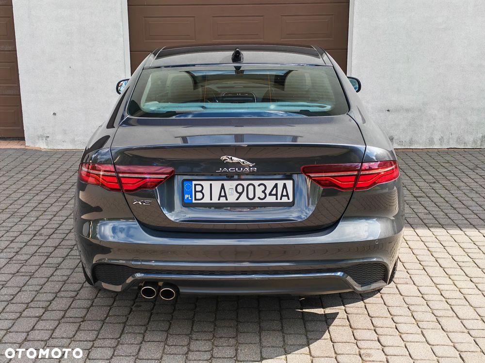 Jaguar XE 2.0 D180 AWD R-Dynamic SE - 5