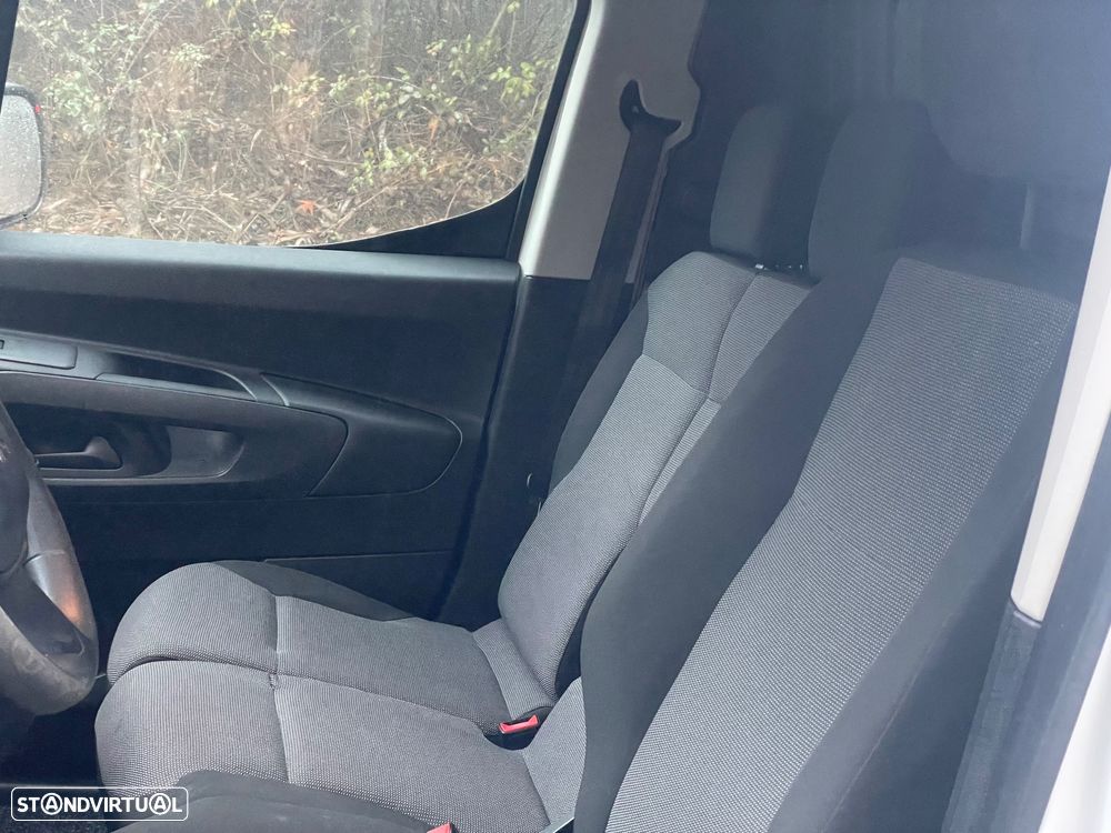 Peugeot 1.6 HDI / IVA DISCRIMINADO / 3L - 7