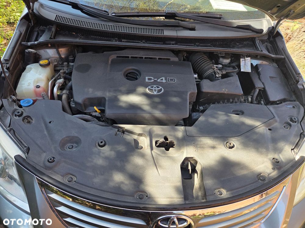 Toyota Avensis 2.0 D-4D - 18