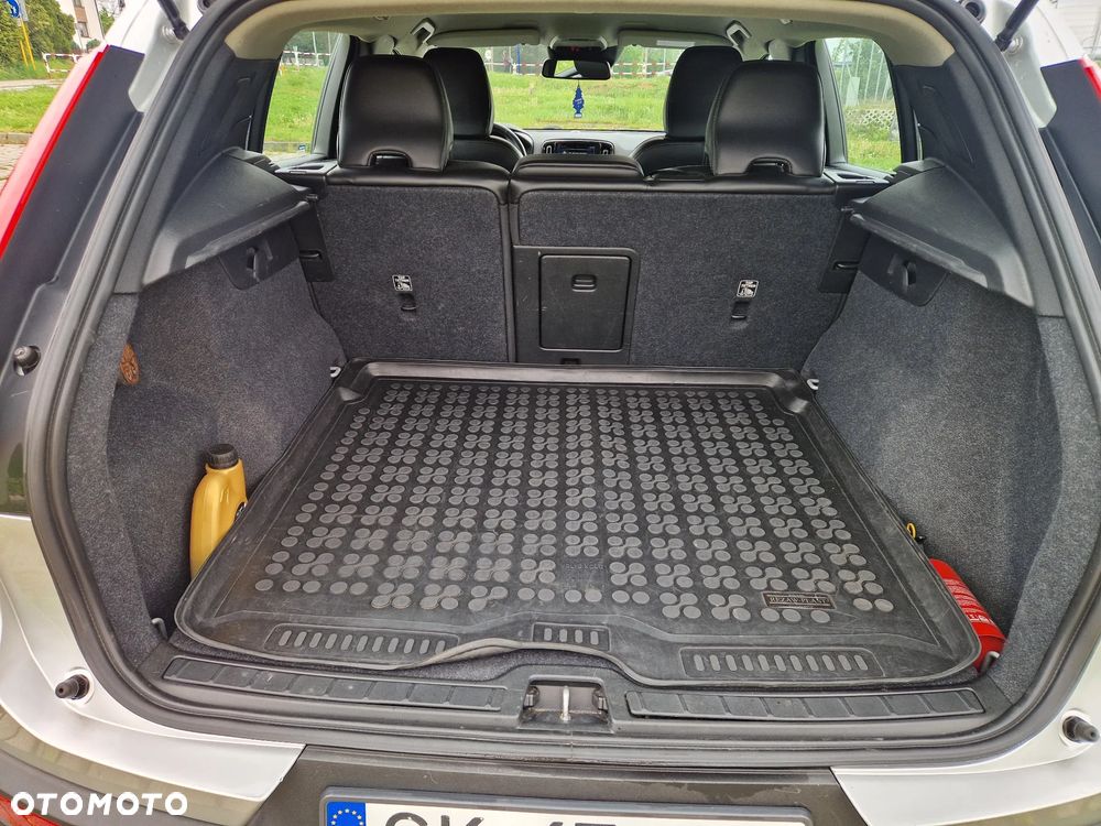 Volvo XC 40 D4 AWD R-Design - 14