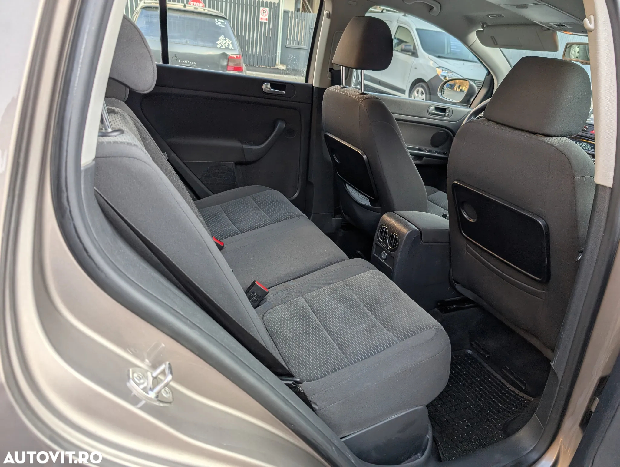 Volkswagen Golf Plus 1.6 TDI DPF BMT Comfortline - 11