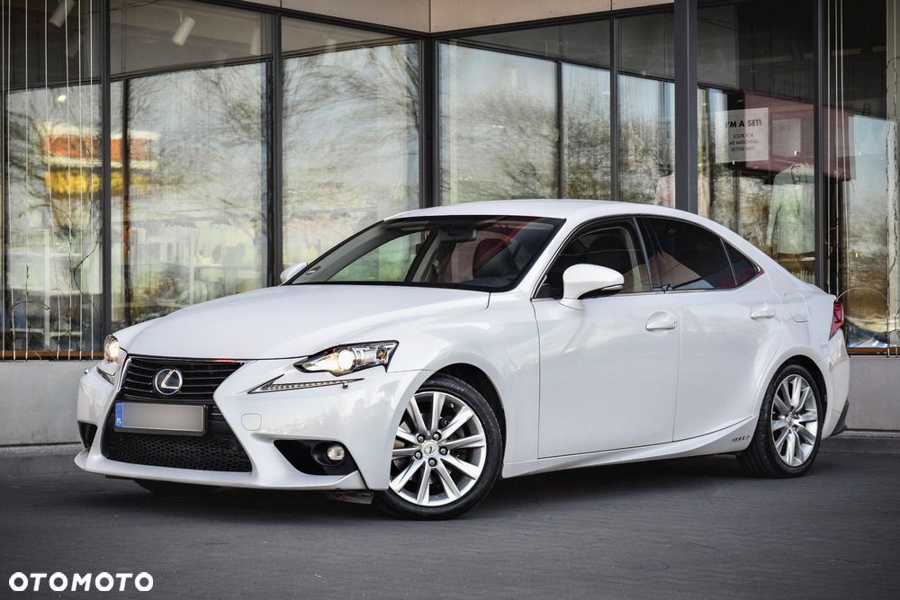 Lexus IS 300h F Impression EU6 - 1