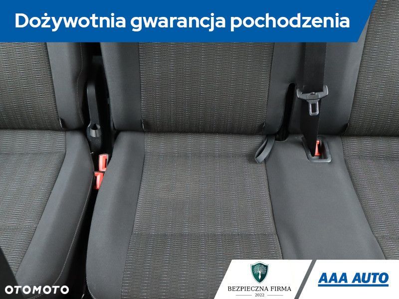 Volkswagen Caravelle - 12