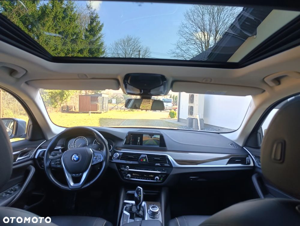 BMW Seria 5 525d Luxury Line sport - 16