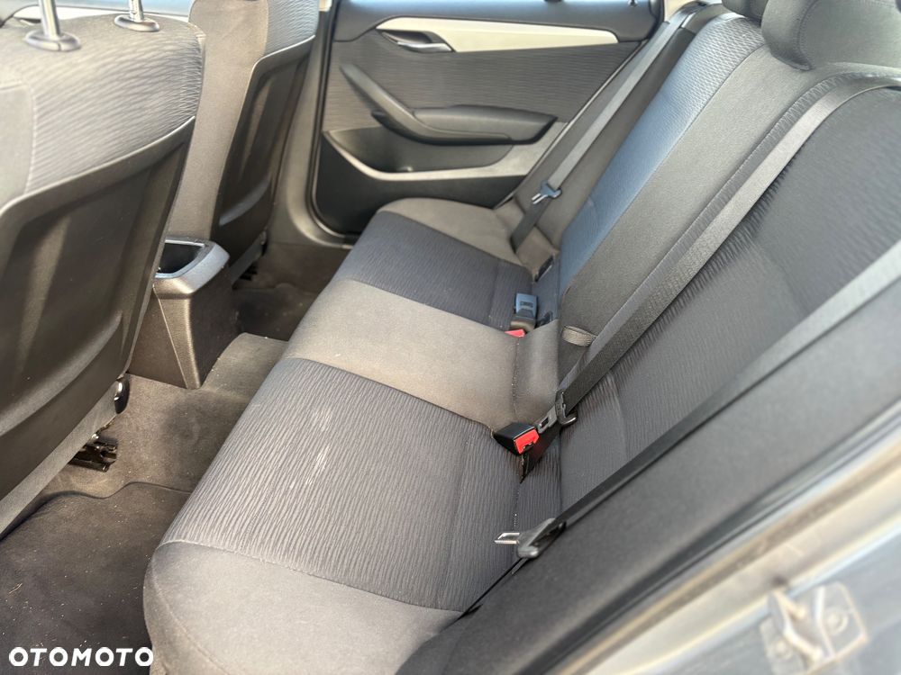 BMW X1 xDrive18d - 12