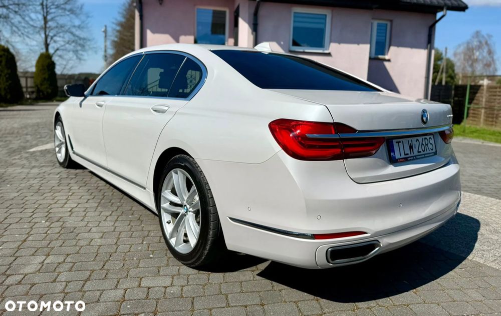 BMW Seria 7 750i xDrive - 4