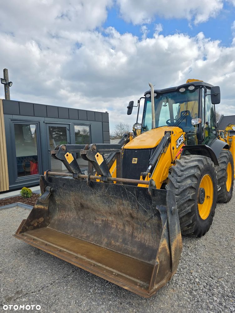 JCB - 8