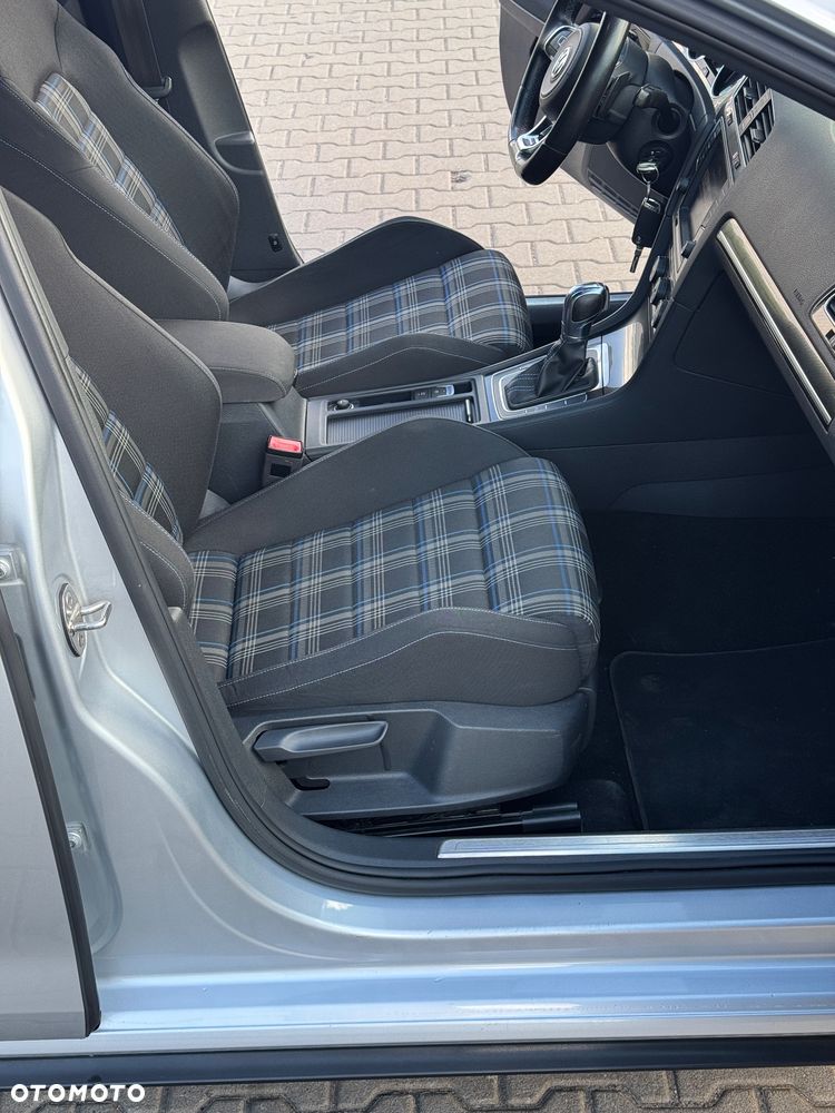 Volkswagen Golf 1.4 TSI BlueMotion Technology DSG Comfortline - 20