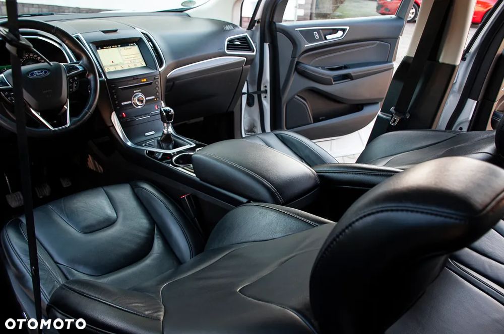 Ford Edge 2.0 TDCi 4x4 Titanium - 28