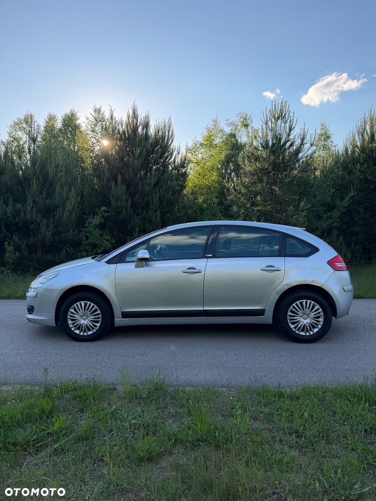 Citroën C4 2.0 16V Exclusive - 2