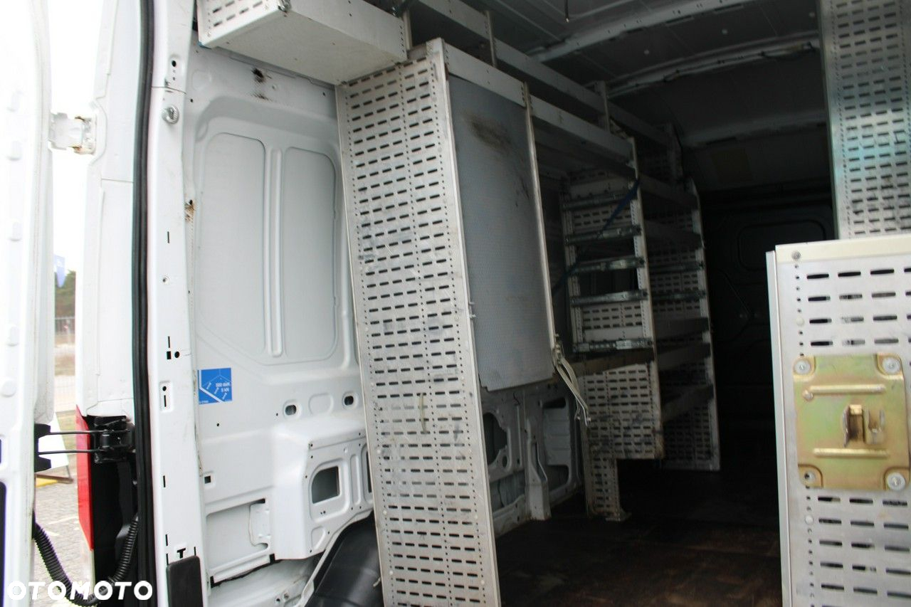 Ford Transit - 24
