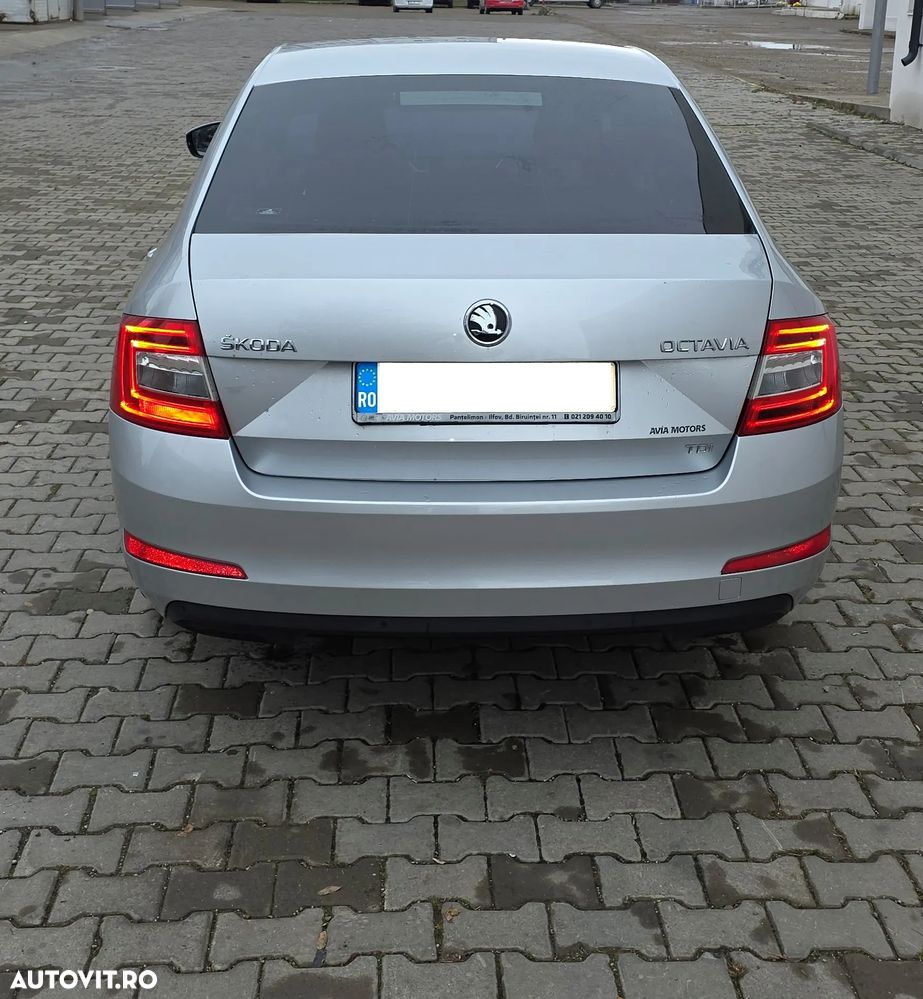 Skoda Octavia 1.6 TDI AMBITION DSG - 6