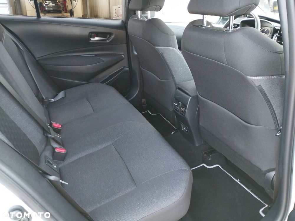 Toyota Corolla 1.8 Hybrid Style - 12