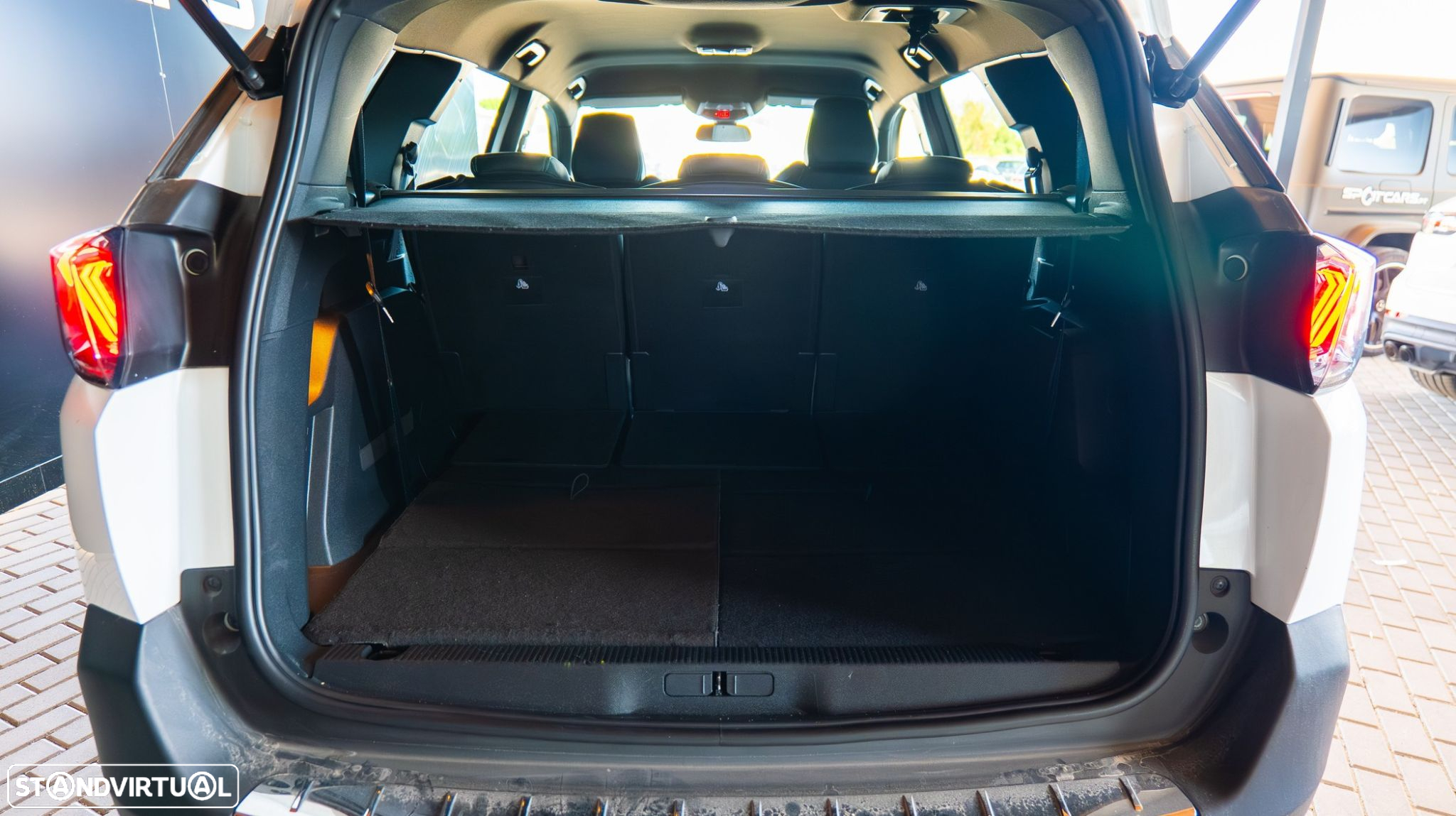 Peugeot 5008 1.2 PureTech Allure Pack EAT8 - 9