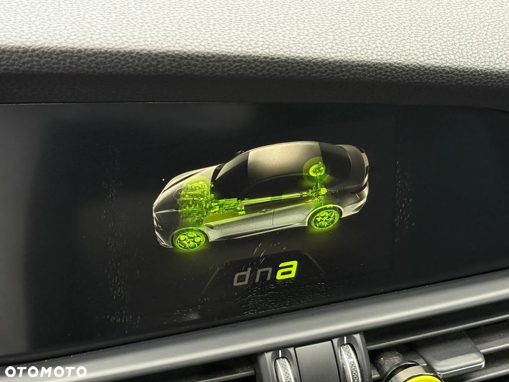 Alfa Romeo Giulia 2.2 D Turbo - 20