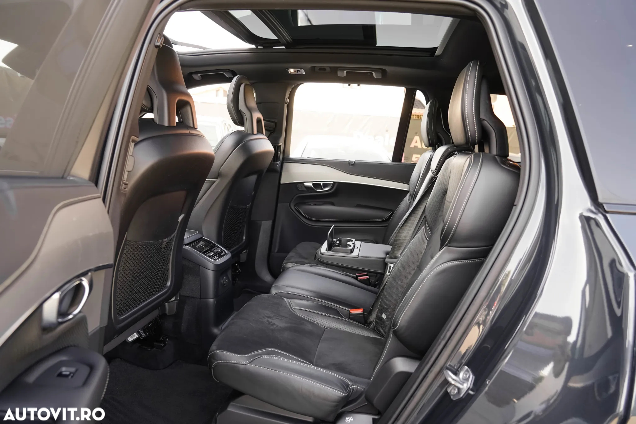 Volvo XC 90 AWD T8 Twin Engine Geartronic RDesign - 27