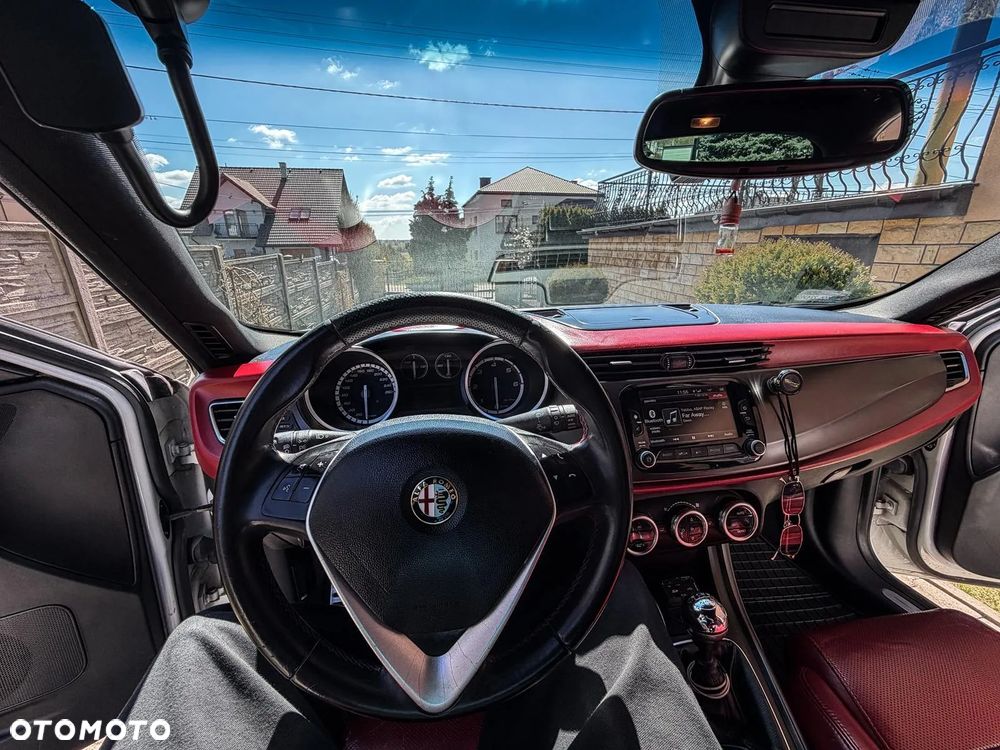 Alfa Romeo Giulietta 2.0 JTDM Exclusive - 10