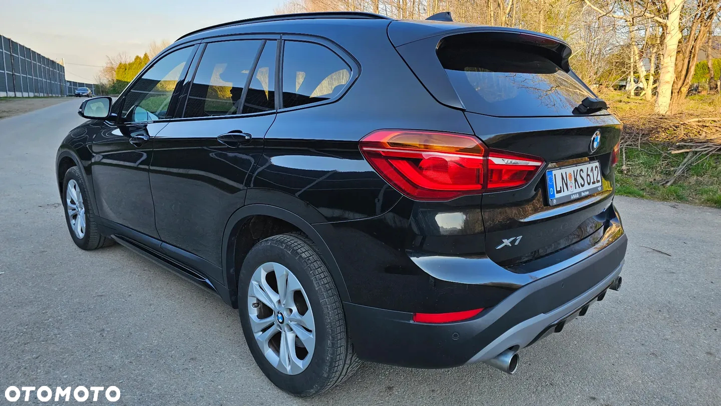 BMW X1 xDrive20i xLine sport - 10