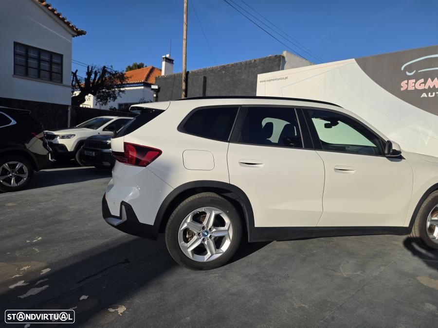 BMW iX1 xDrive30 - 10