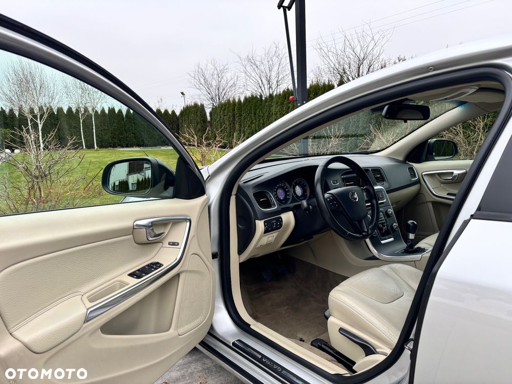 Volvo V60 DRIVe - 26