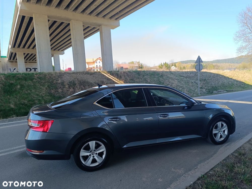 Skoda Superb 2.0 TDI DSG Active - 4