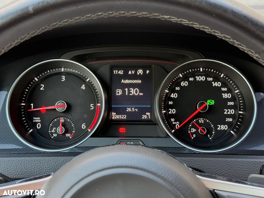Volkswagen Golf 2.0 TDI DSG GTD - 11