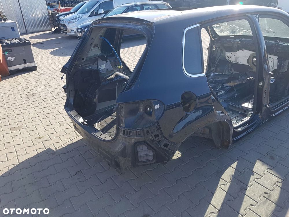 VW TIGUAN I 5N 06-15r BŁOTNIK ĆWIARTKA PRAWA TYŁ TYLNA LC9X