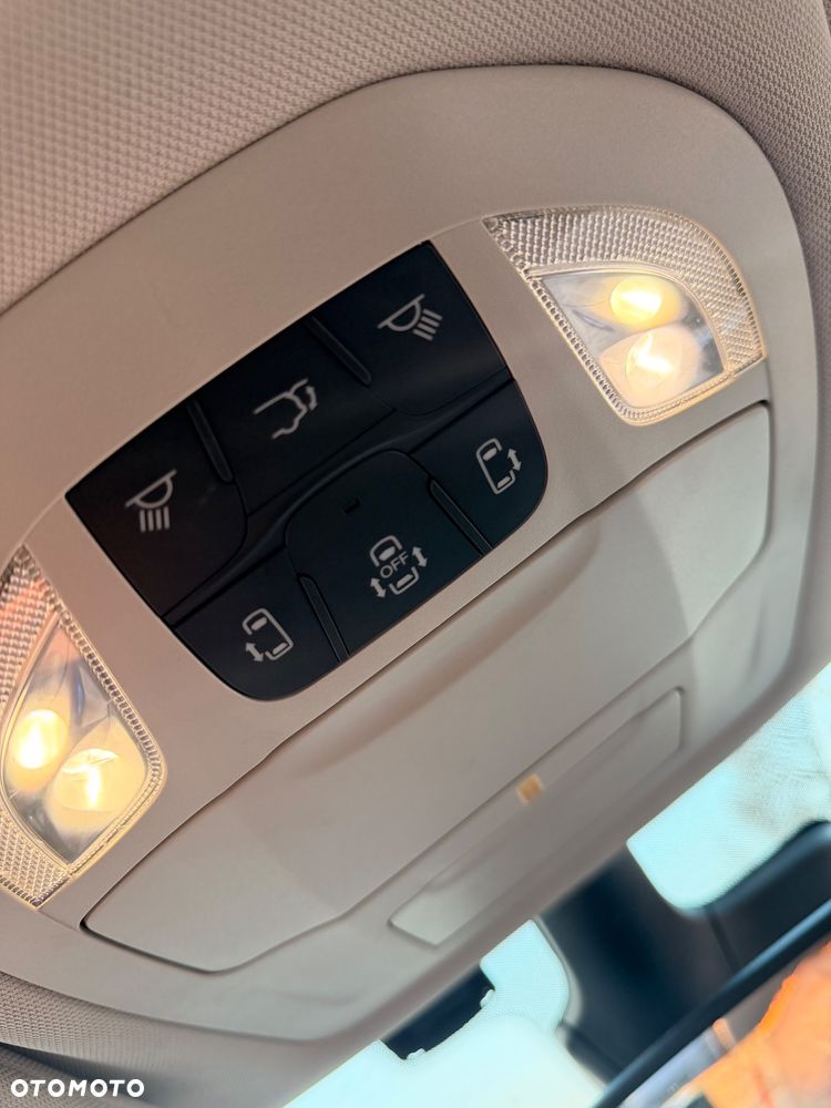 Chrysler Pacifica - 30
