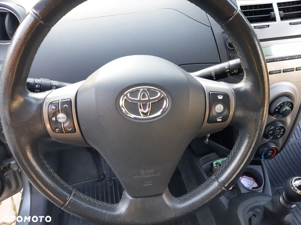 Toyota Yaris 1.33 2010 - 27