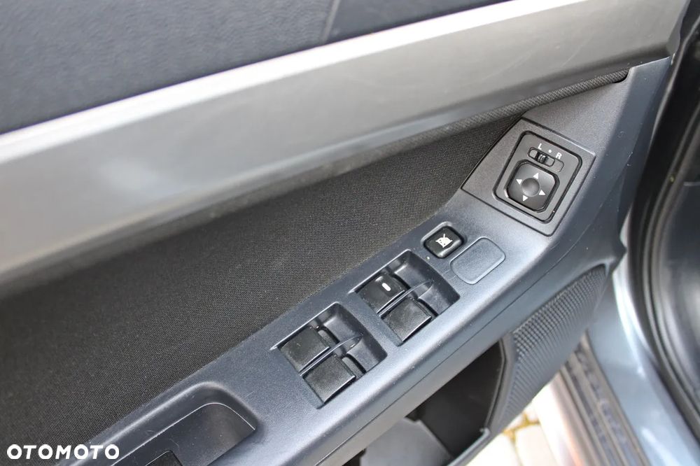 Mitsubishi Lancer 1.8 Intense - 22