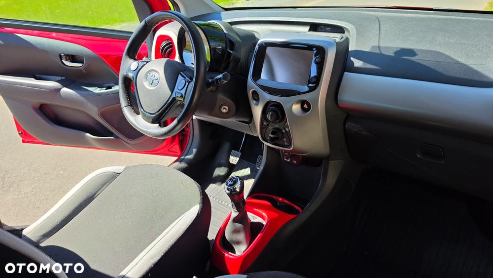 Toyota Aygo x-play touch - 19