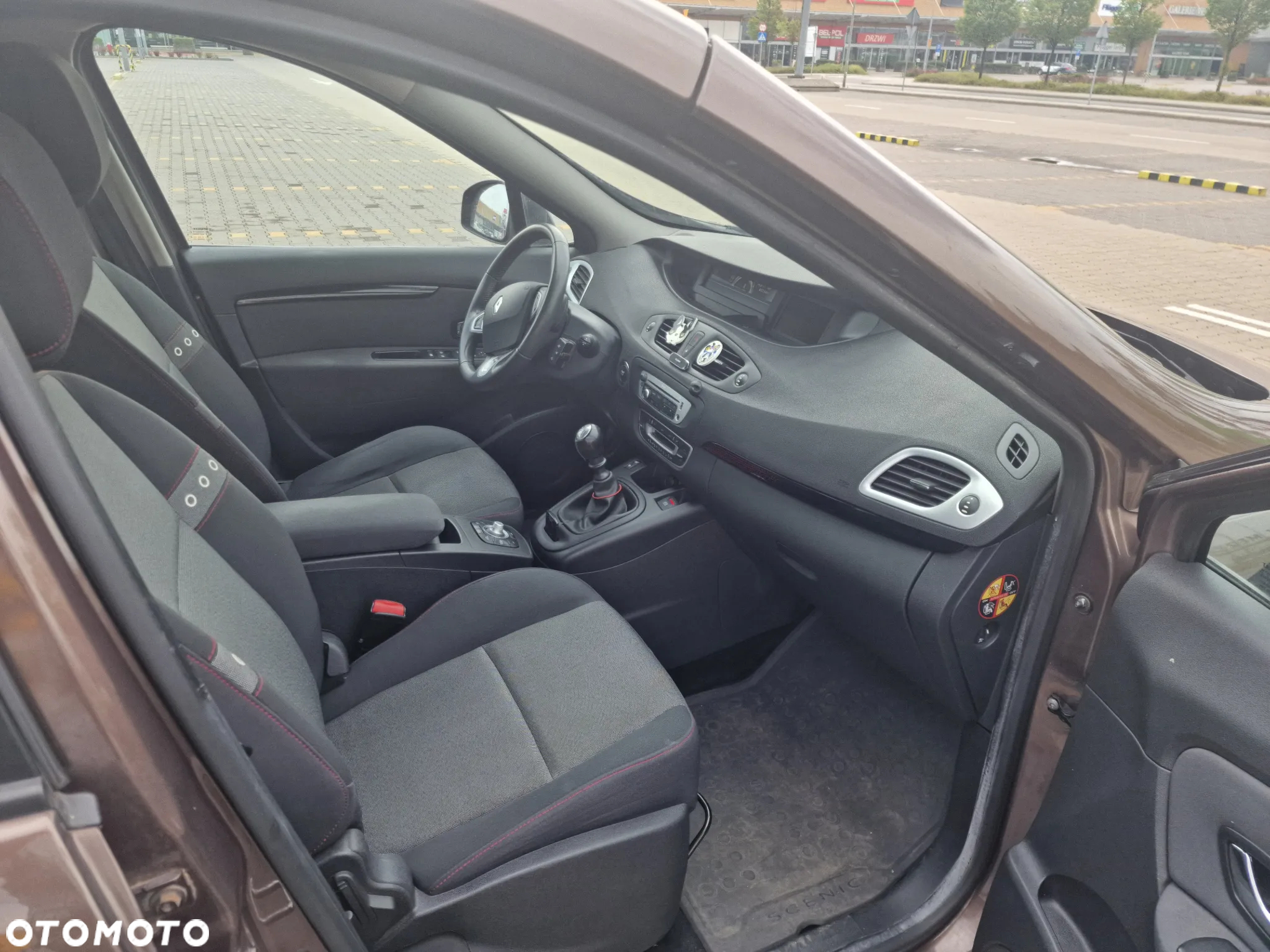Renault Scenic 1.5dCi TomTom Edition - 6
