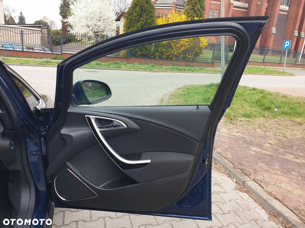 Opel Astra 1.4 Turbo Cosmo - 28