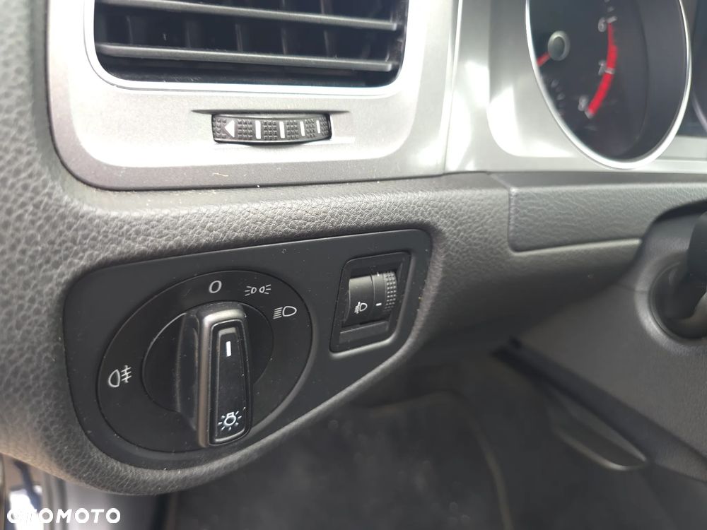 Volkswagen Golf 1.2 TSI BMT Trendline - 23