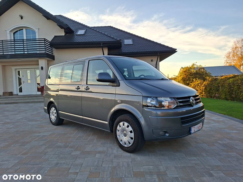 Volkswagen Caravelle - 1