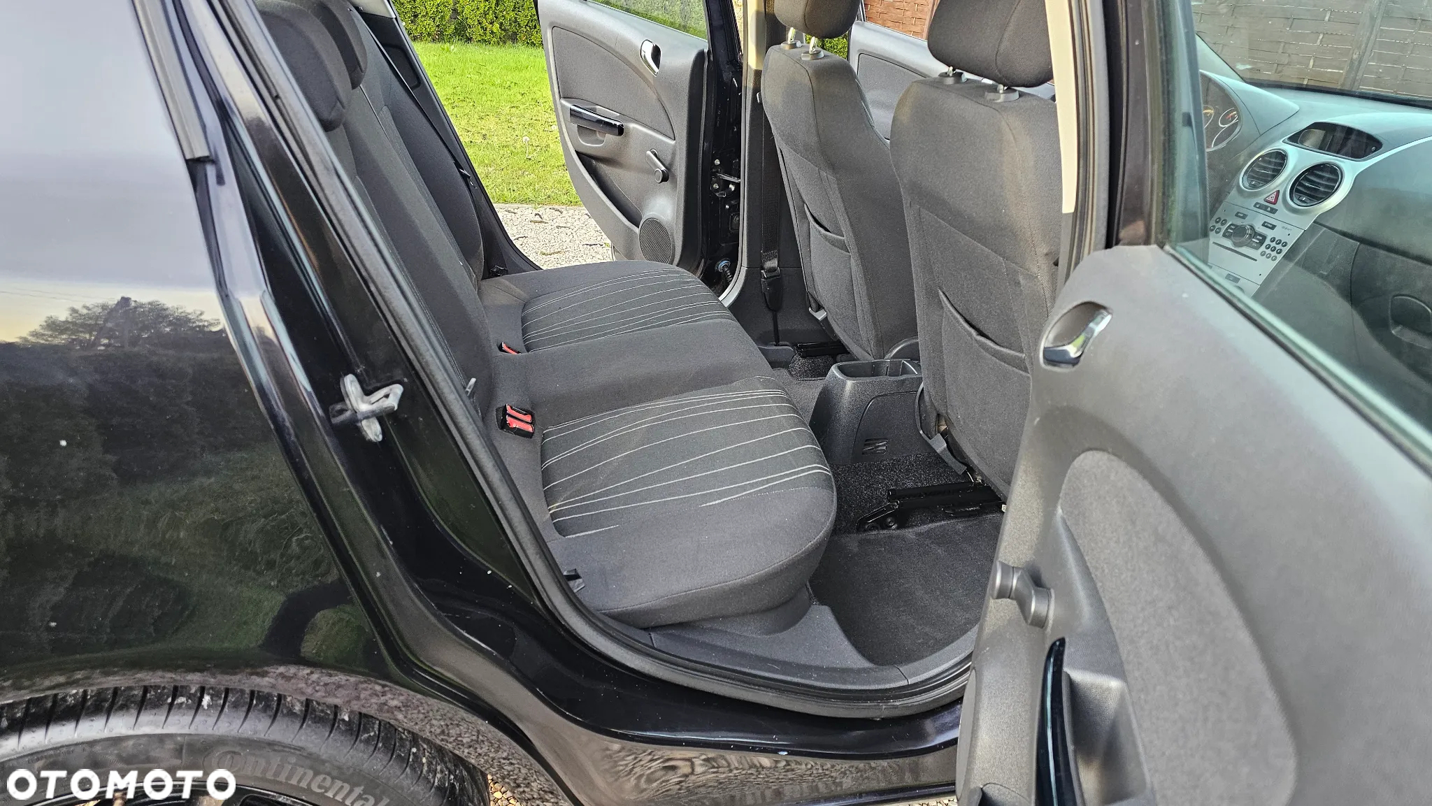 Opel Corsa 1.2 16V Enjoy - 10