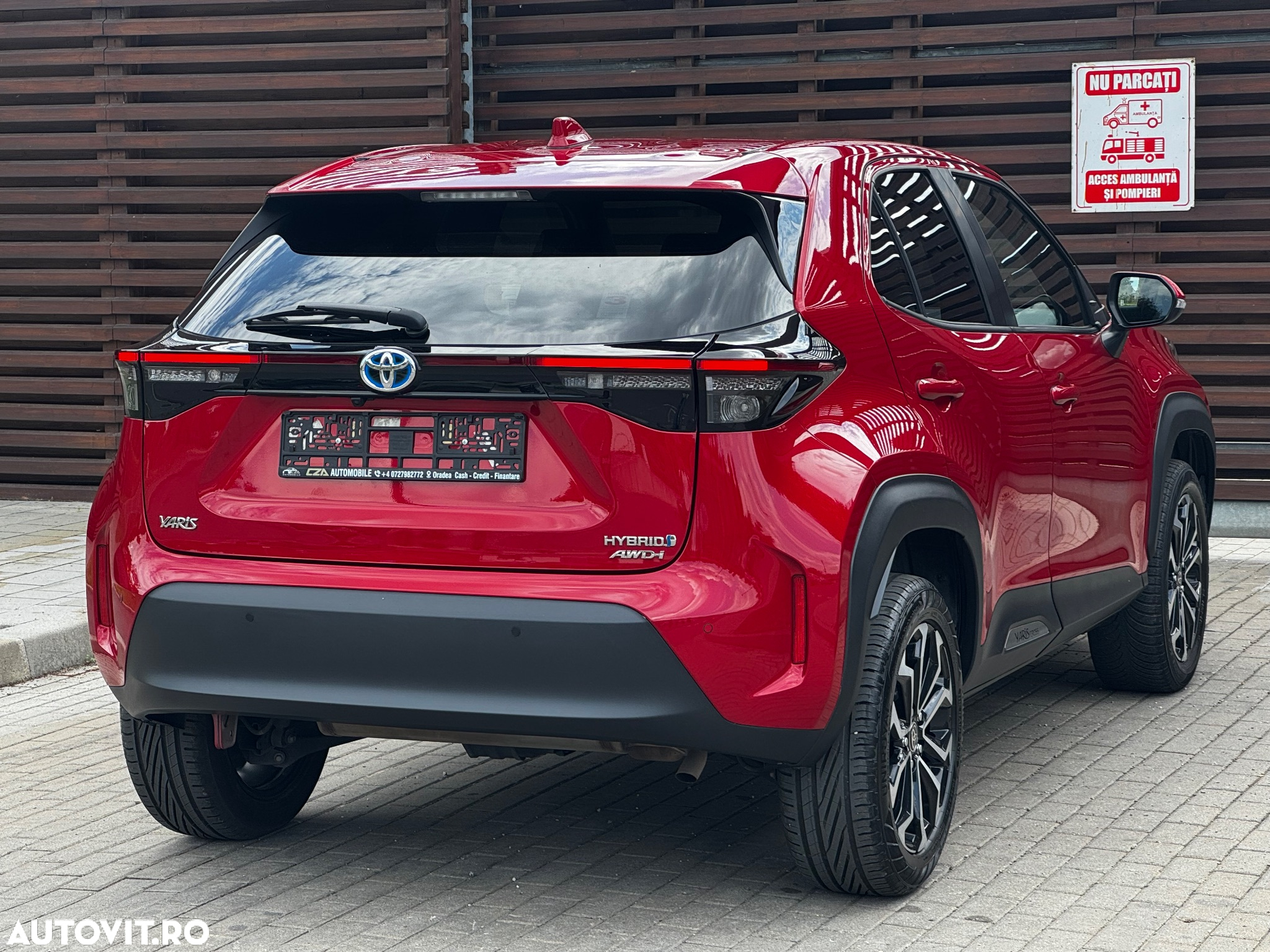 Toyota Yaris Cross 1.5 VVT-i HSD 116 4x4 HEV Dynamic - 13