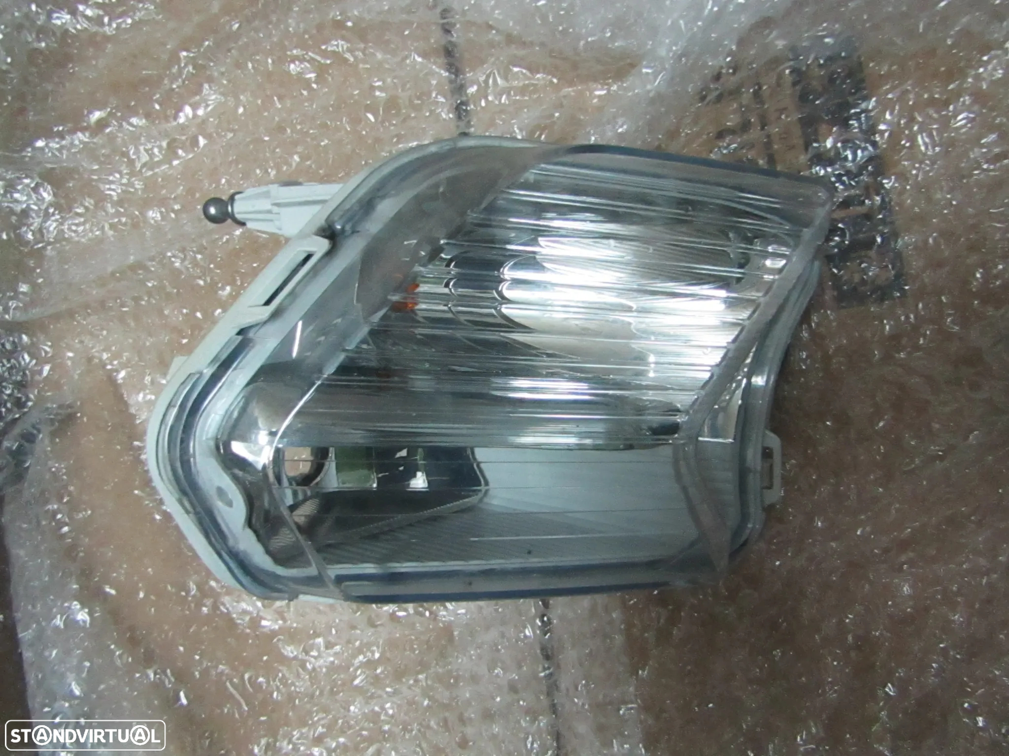farolim de nevoeiro FORD KUGA ano 2017 original - 3