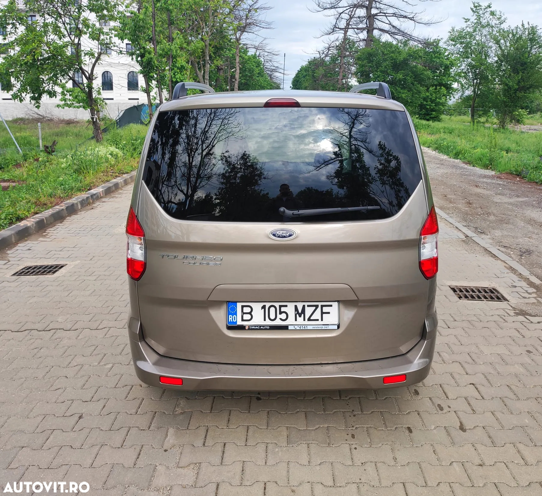 Ford Tourneo Courier 1.0 EcoBoost Titanium - 4