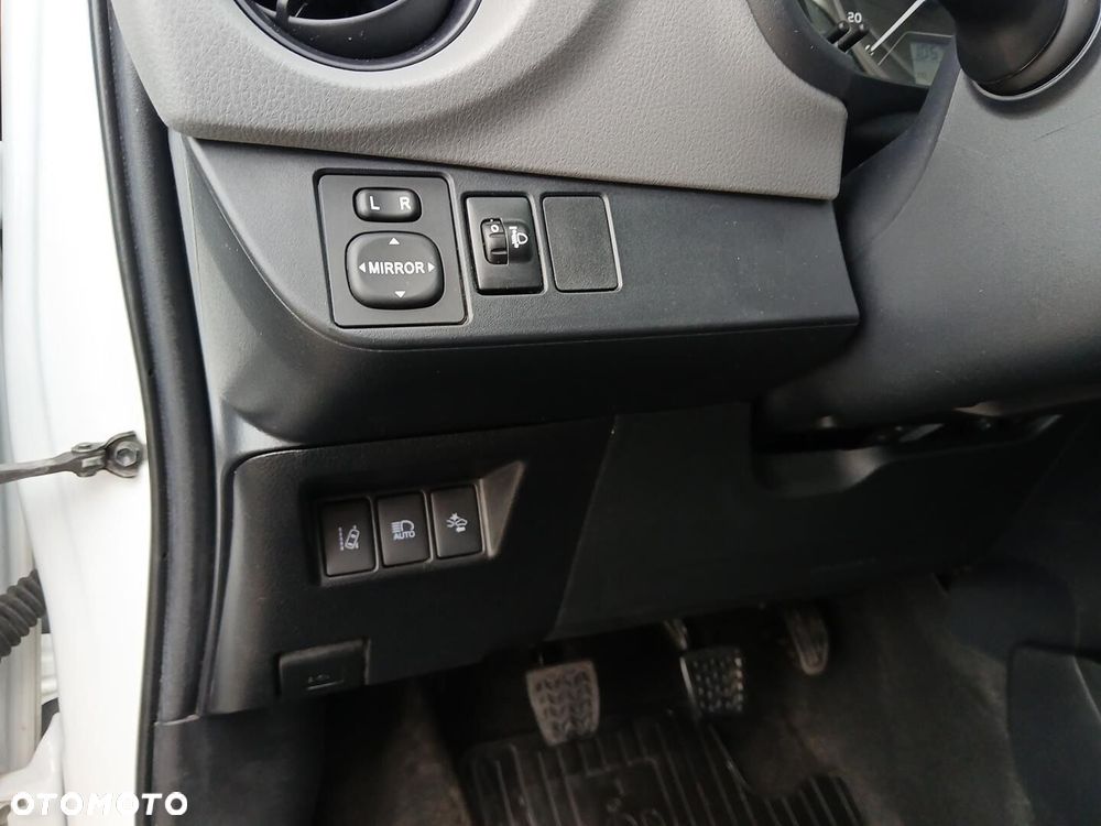 Toyota Yaris - 22