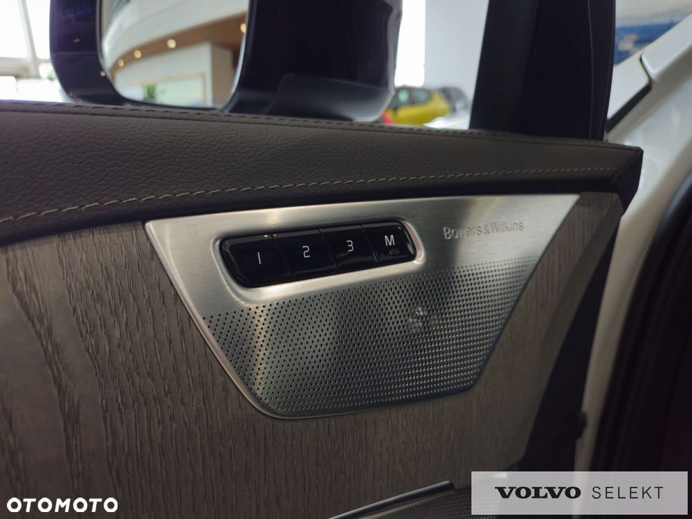 Volvo XC 90 - 30