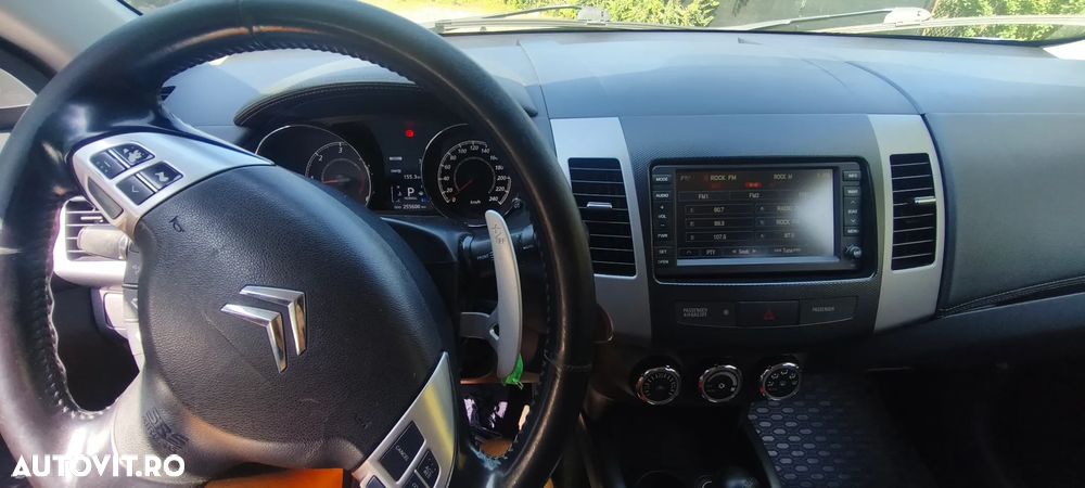 Citroën C-Crosser 2.2 HDI Exclusive - 6