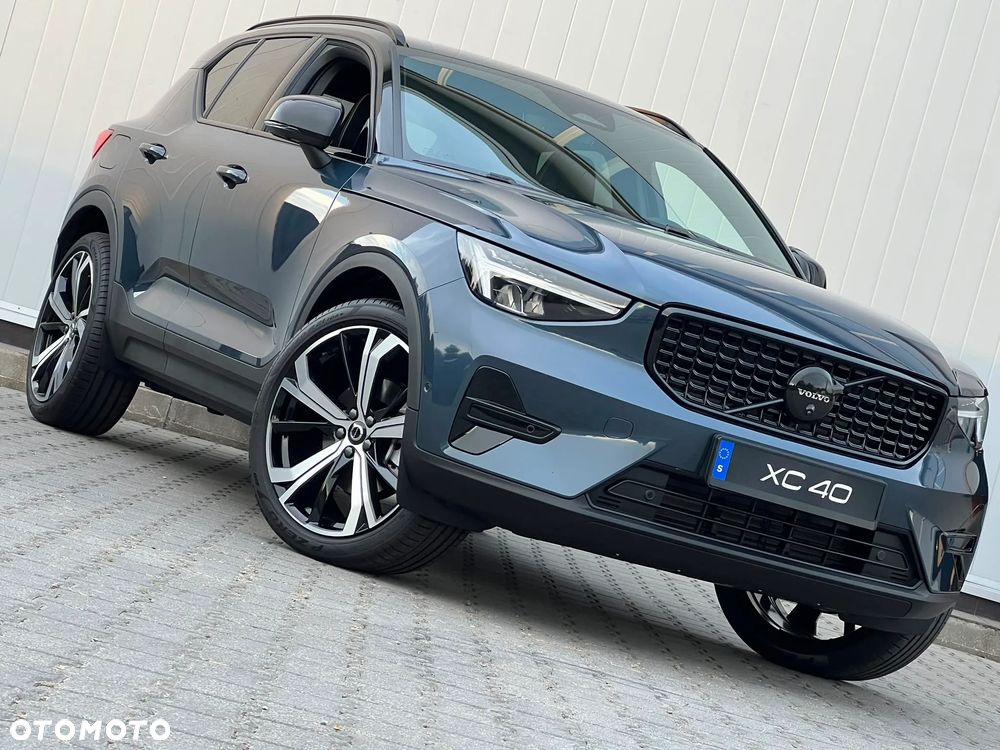 Volvo XC 40 B4 AWD Ultimate Dark - 4